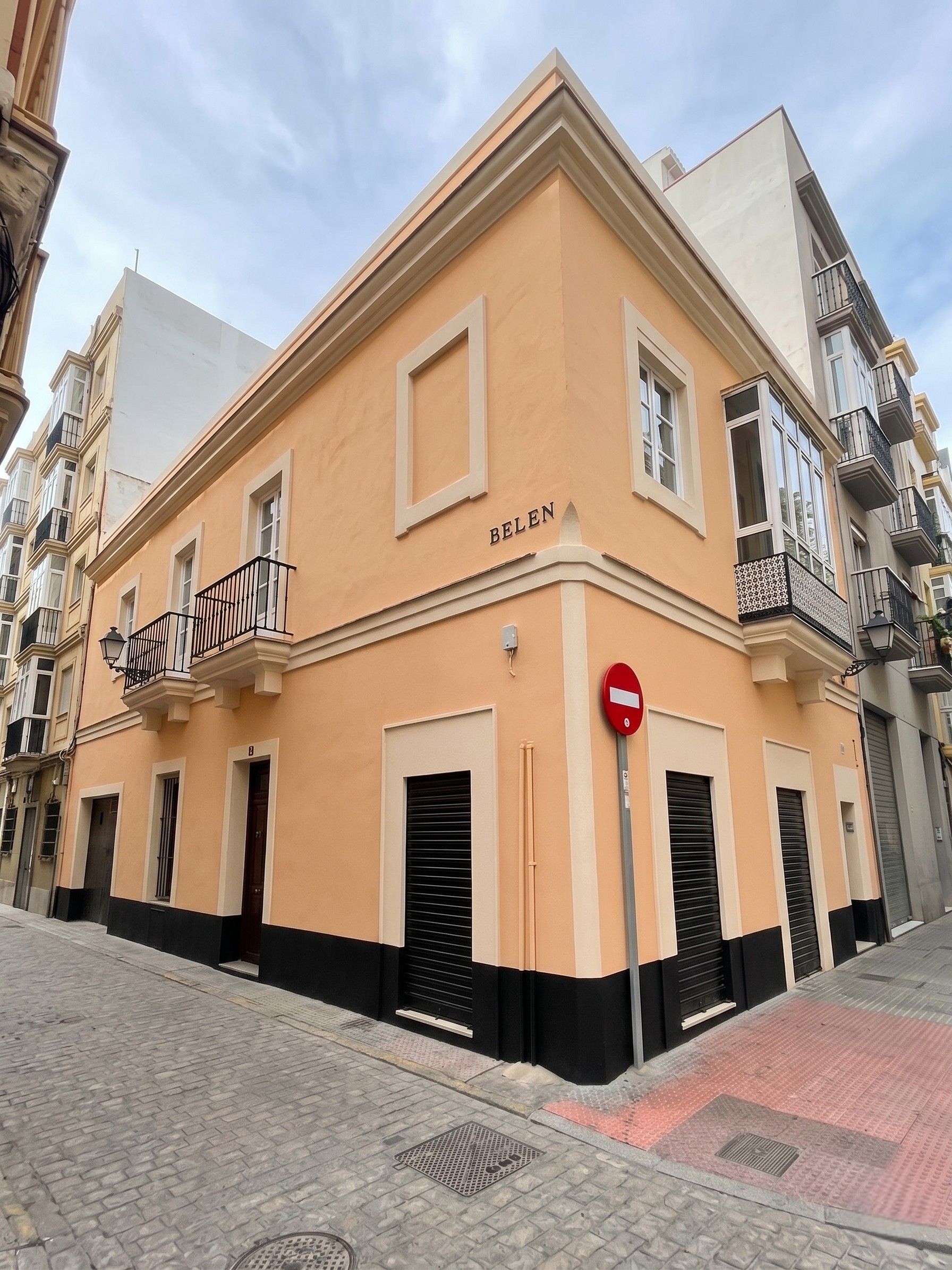 Fachada Principal Calle la Rosa
